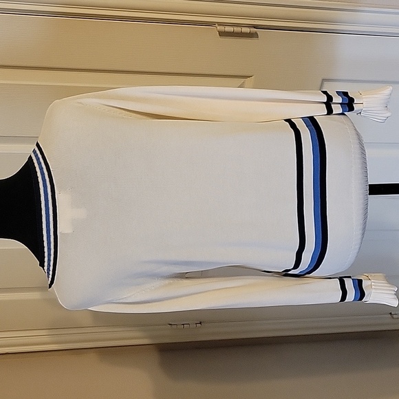 Pop Sugar V-Neck Sweater - White with Blue Accents Size M - Picture 7 of 8